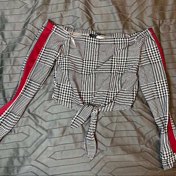 Crop top - Picture 1 of 2